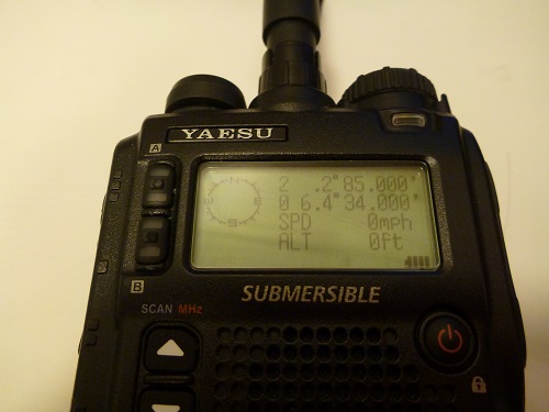 Фото Yaesu VX-8DR после приёма некорректной последовательности GPS NMEA